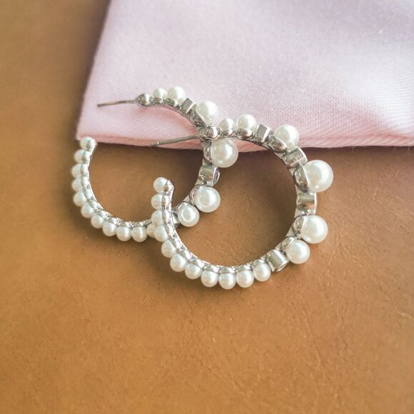 Kate Spade Pearl Caviar Silver Hoop Earrings Trendy Jewelry - Picture 3 of 3